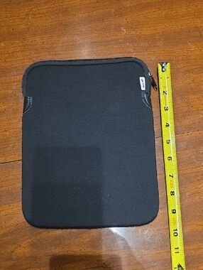 iWorld Neoprene Black Tablet Sleeve with Zipper